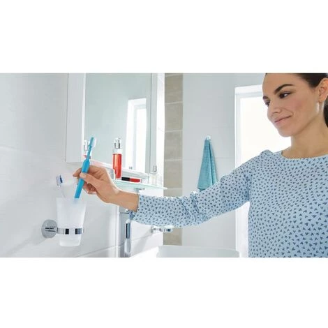 Tesa 40327-00000-00 SMOOZ Gobelet Porte-brosse à Dents Colle Chrome (brillant), Blanc (satiné) 2 Tesa 40327-00000-00 SMOOZ Gobelet Porte-brosse à Dents Colle Chrome (brillant), Blanc (satiné) – Image 2